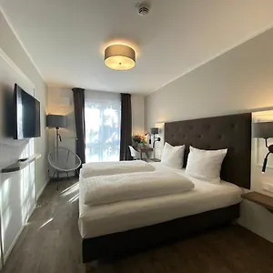 Signature East Falk Hotel